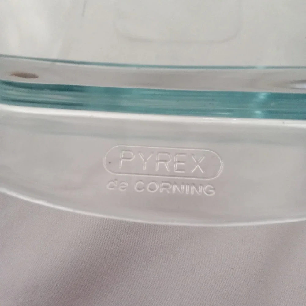 Pyrex rectangular glass